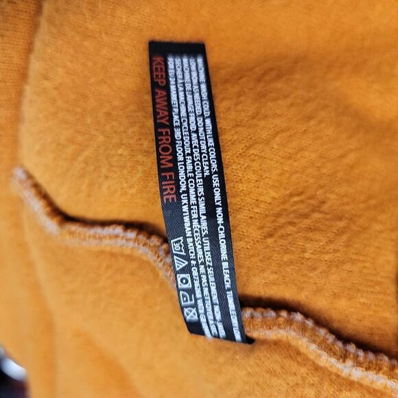 Urban Outfitters out from under burnt orange jacket - Picture 3 of 7
